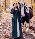 Mittelalterkleid "Larina" Olivgrün/Natur