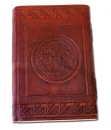 Lederbuch mit mittelalterlichem Motiv